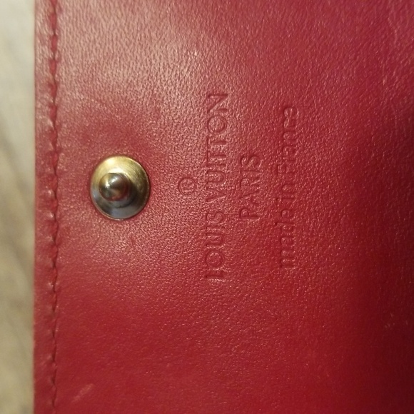 LOUIS VUITTON Red vernis Key Holder - Picture 10 of 17